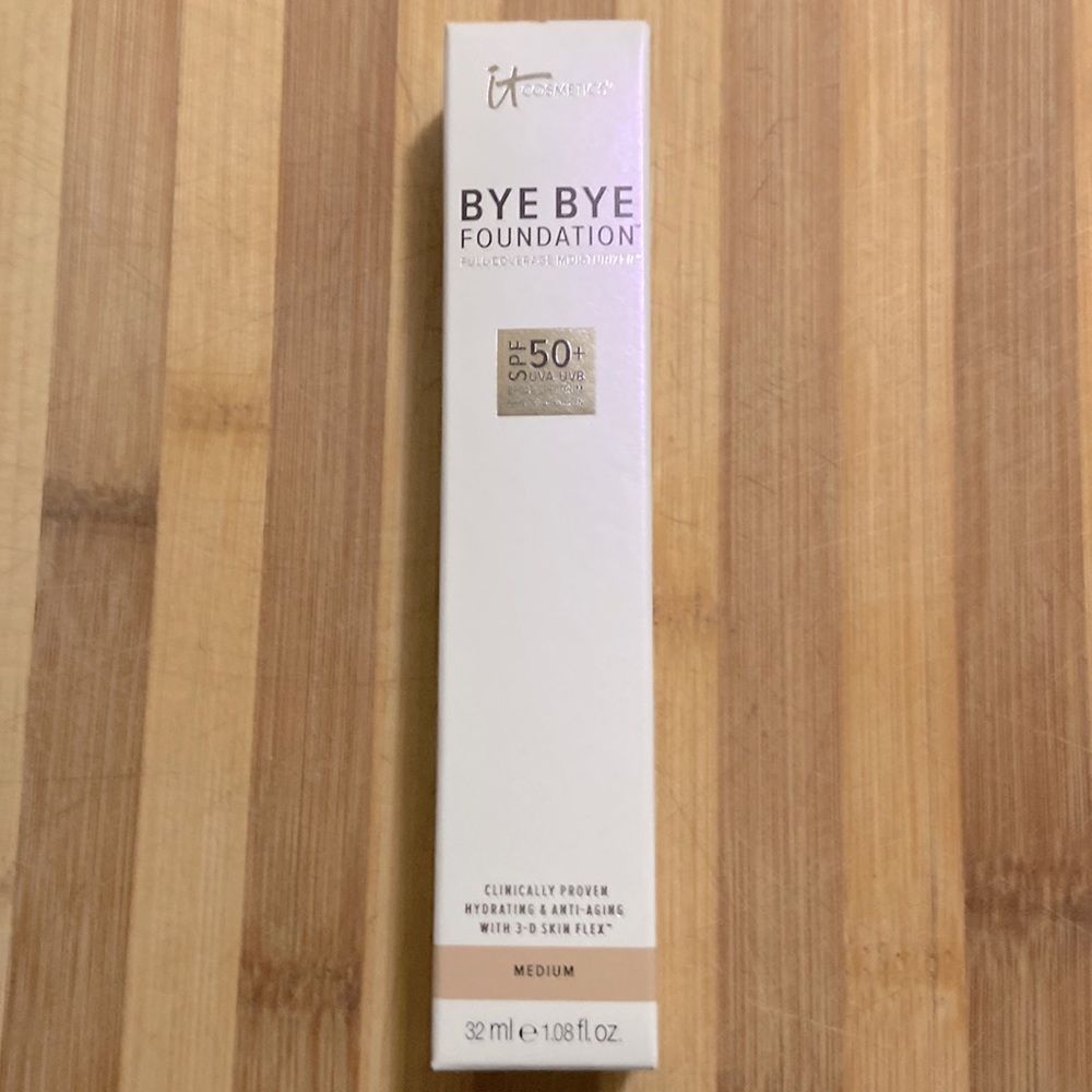 It cosmetics Bye Bye Foundation - medium